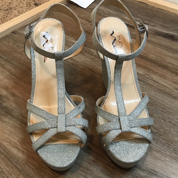 NWT Nina formal wedge silver t strap - Picture 3 of 6